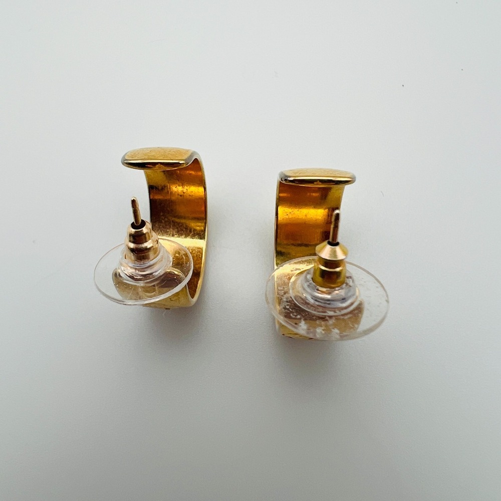 Napier Hoop Earrings Floral Etched Gold Tone Vintage Classic Elegant Style Looks - Picture 4 of 10